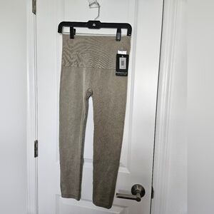 NWT BagatelleSeamless Leggings In Sage Washed Color Sz Medium